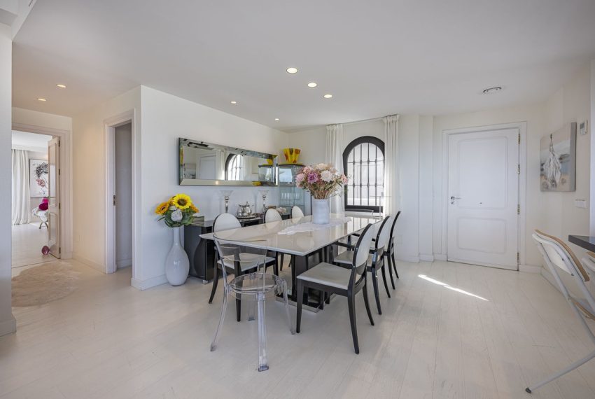 R5044441-Apartment-For-Sale-The-Golden-Mile-Penthouse-2-Beds-207-Built-10