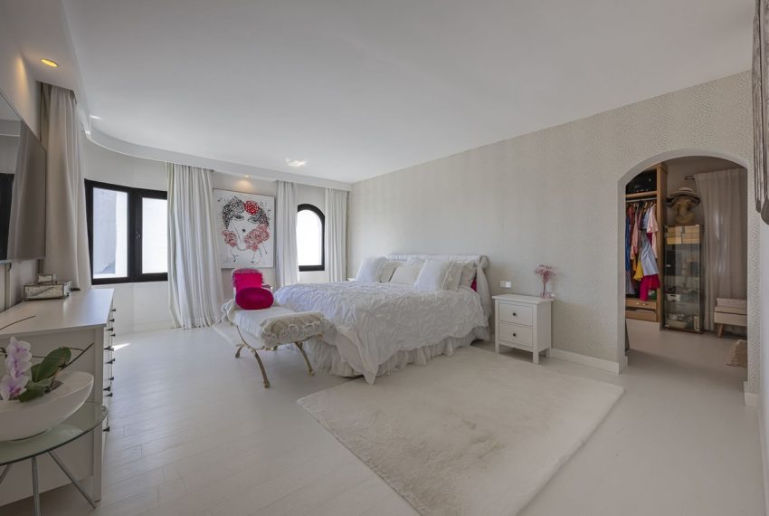 R5044441-Apartment-For-Sale-The-Golden-Mile-Penthouse-2-Beds-207-Built-18