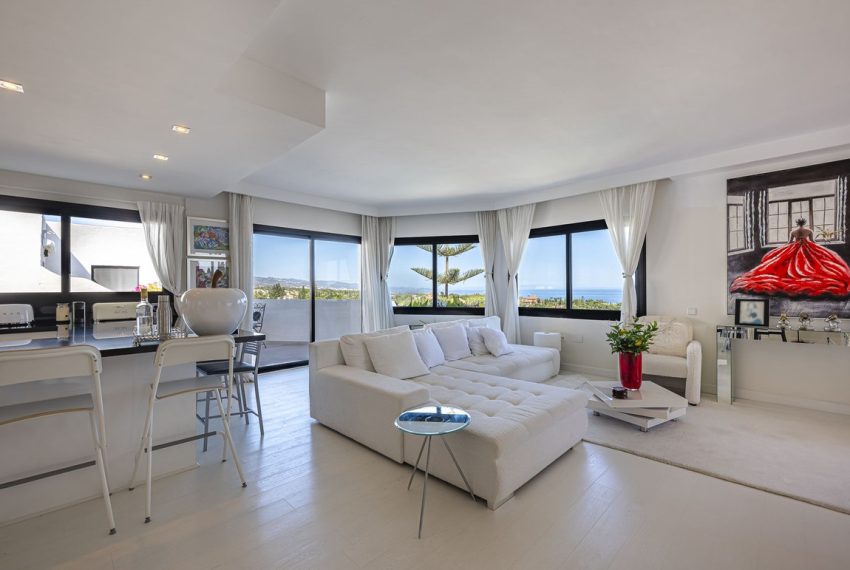 R5044441-Apartment-For-Sale-The-Golden-Mile-Penthouse-2-Beds-207-Built-2