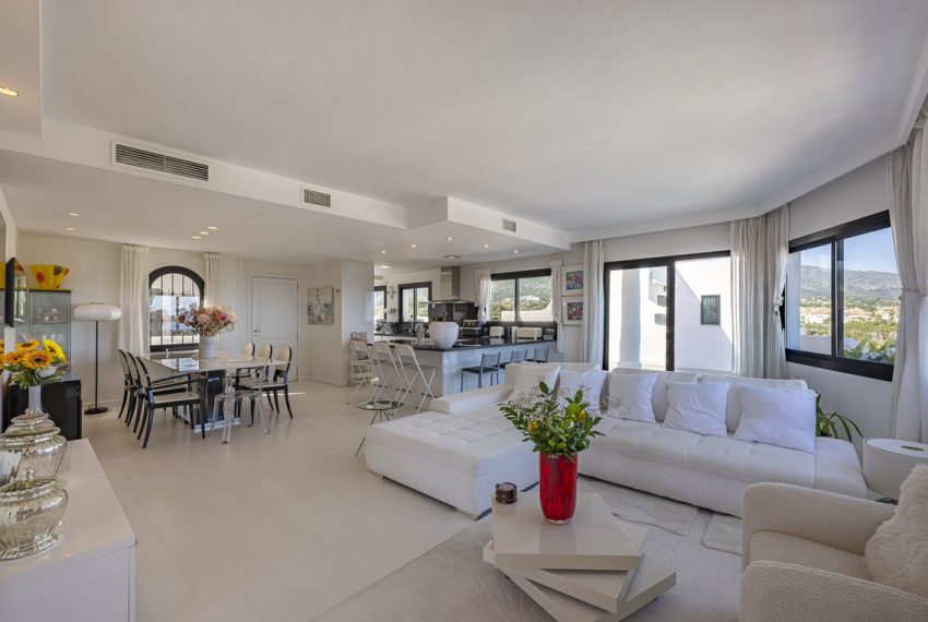 R5044441-Apartment-For-Sale-The-Golden-Mile-Penthouse-2-Beds-207-Built-3