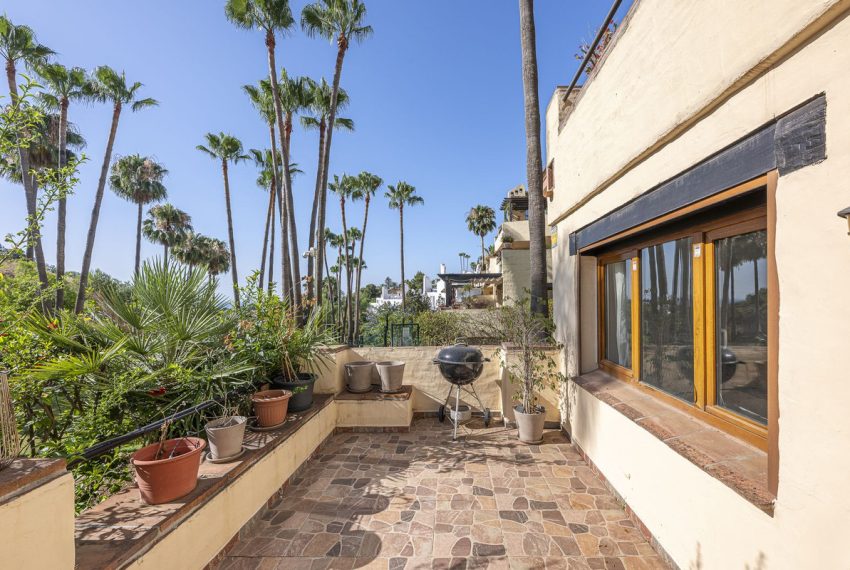 R5083315-Apartment-For-Sale-The-Golden-Mile-Ground-Floor-Apartment-3-Beds-216-Built-11