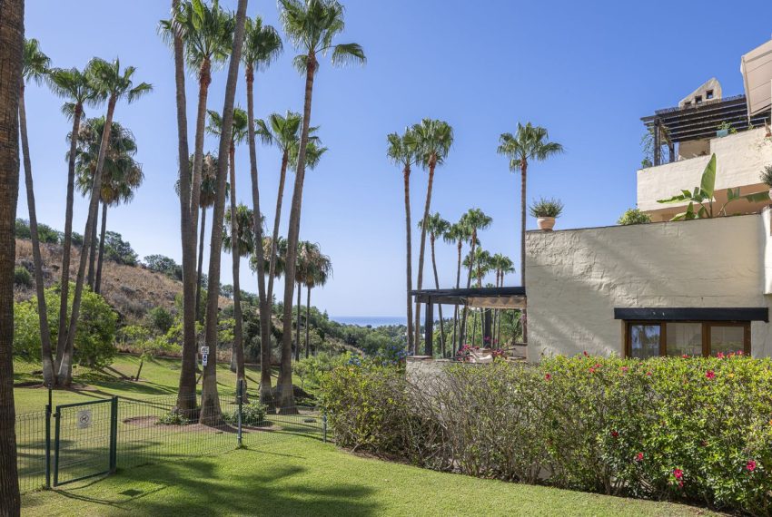 R5083315-Apartment-For-Sale-The-Golden-Mile-Ground-Floor-Apartment-3-Beds-216-Built-12