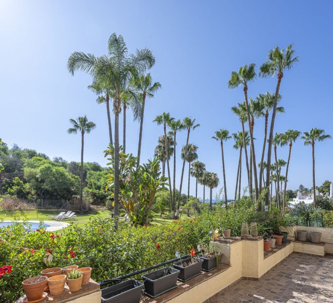 R5083315-Image 1-Ground Floor Apartment - 3 Beds - 216 Built