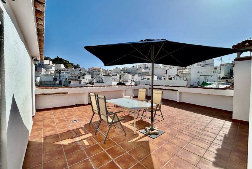 R5114830-Apartment-For-Sale-Istan-Penthouse-3-Beds-80-Built