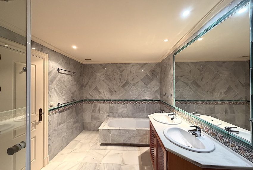 R5161270-Apartment-For-Sale-Monte-Halcones-Ground-Floor-Apartment-2-Beds-140-Built-9