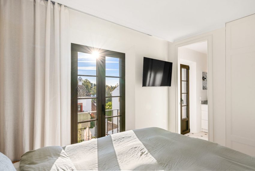 R5225752-House-For-Sale-Nueva-Andalucia-Townhouse-2-Beds-148-Built-17