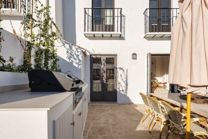 R5225752-House-For-Sale-Nueva-Andalucia-Townhouse-2-Beds-148-Built-5