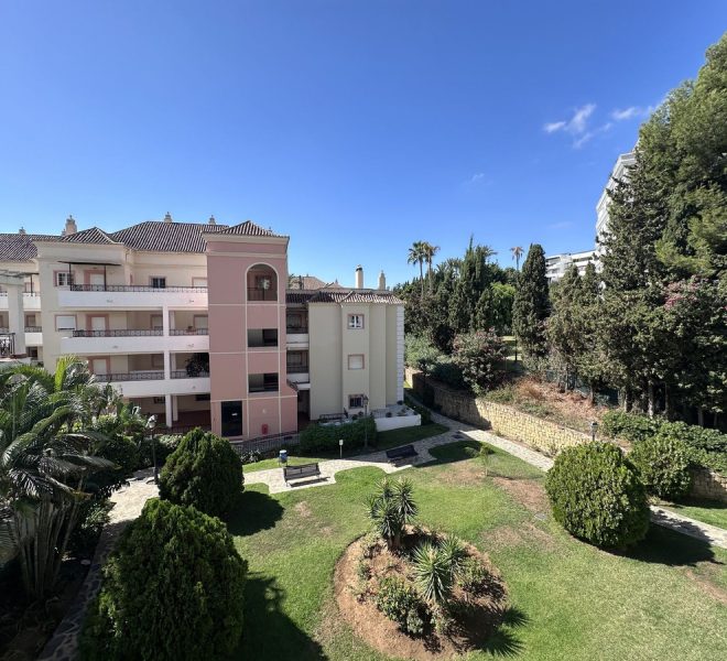 R5227291-Image 1-Middle Floor Apartment - 2 Beds - 139 Built