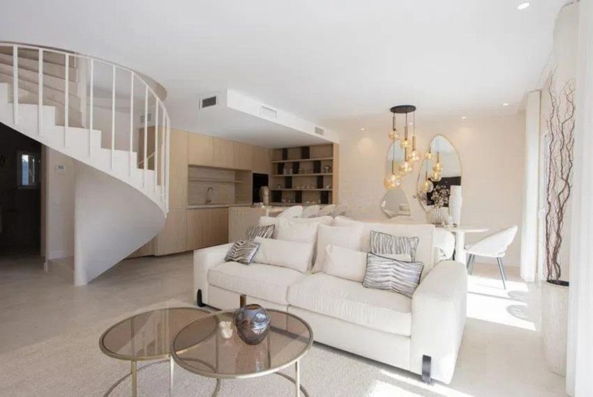 R5256058-Apartment-For-Sale-Nueva-Andalucia-Penthouse-Duplex-4-Beds-170-Built-1