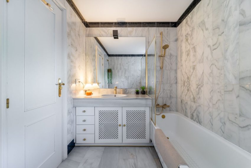 R5258317-Apartment-For-Sale-Nagueles-Penthouse-Duplex-3-Beds-142-Built-17