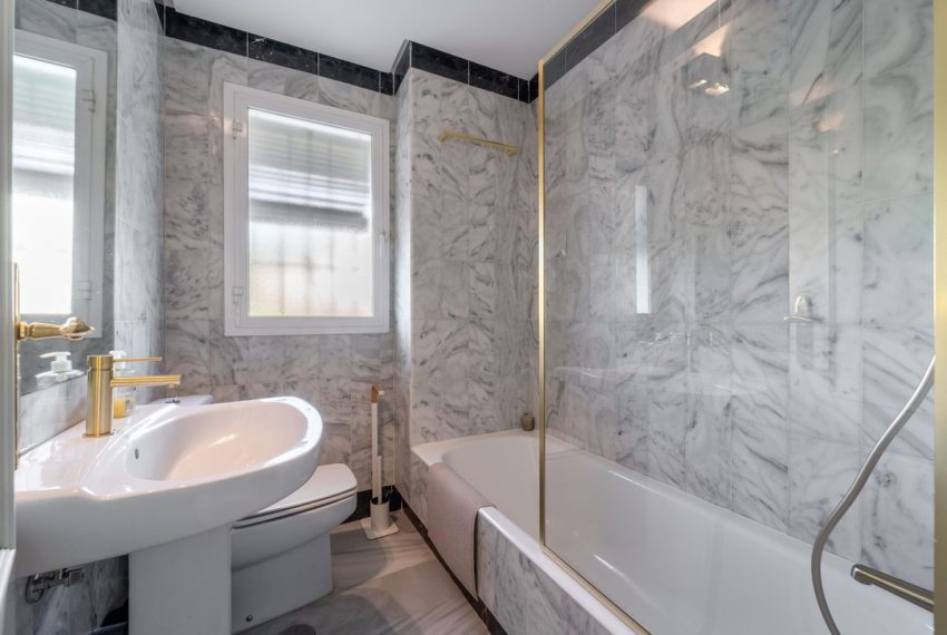 R5258317-Apartment-For-Sale-Nagueles-Penthouse-Duplex-3-Beds-142-Built-19