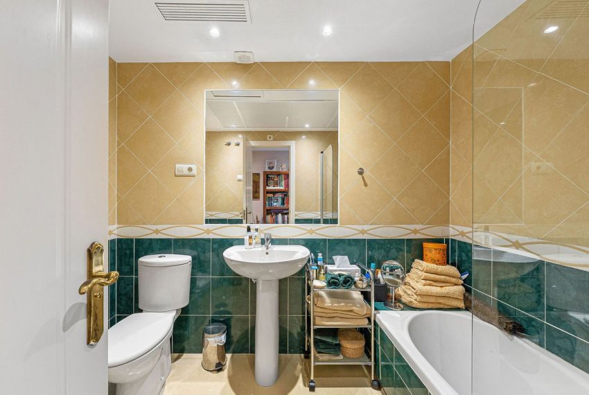 R5259208-Apartment-For-Sale-Marbella-Ground-Floor-Apartment-2-Beds-175-Built-19