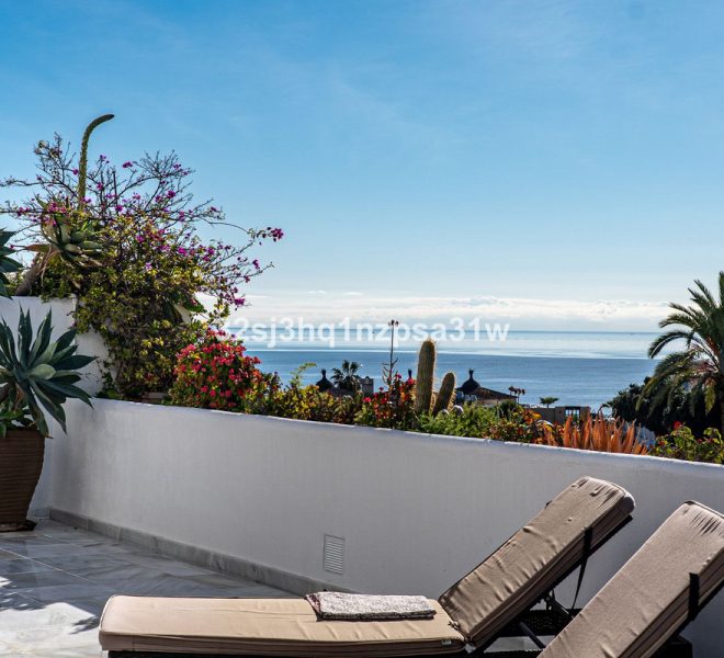 R5259682-Image 1-Middle Floor Apartment - 4 Beds - 260 Built