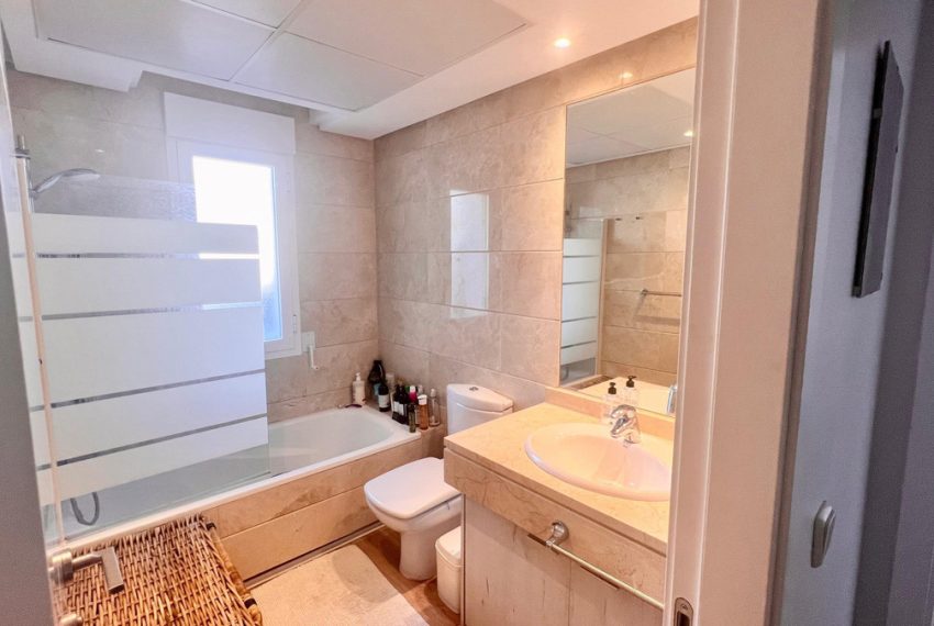 R5263810-Apartment-For-Sale-Nueva-Andalucia-Penthouse-1-Beds-75-Built-18