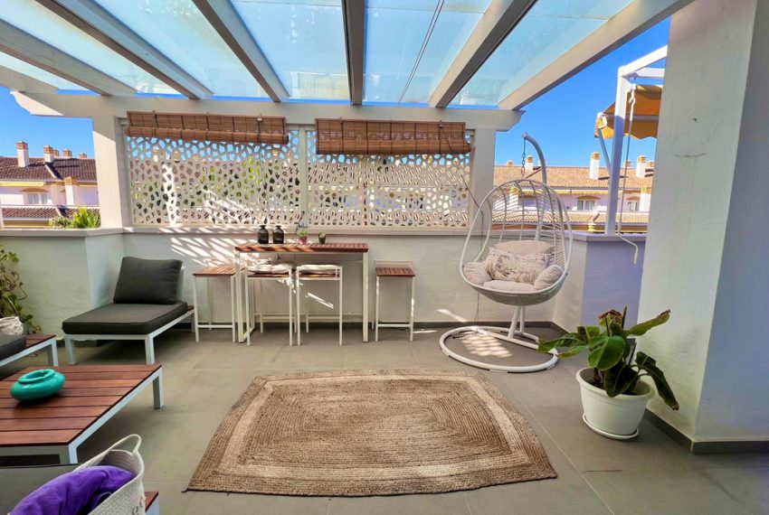 R5263810-Apartment-For-Sale-Nueva-Andalucia-Penthouse-1-Beds-75-Built