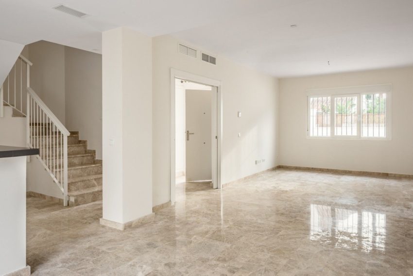 R5264071-House-For-Sale-Nueva-Andalucia-Semi-Detached-House-3-Beds-135-Built-1