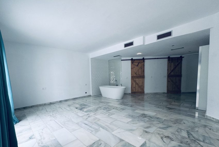 R5264320-Apartment-For-Sale-Marbella-Ground-Floor-Apartment-3-Beds-210-Built-11