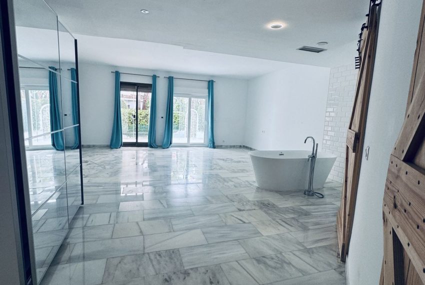 R5264320-Apartment-For-Sale-Marbella-Ground-Floor-Apartment-3-Beds-210-Built-12