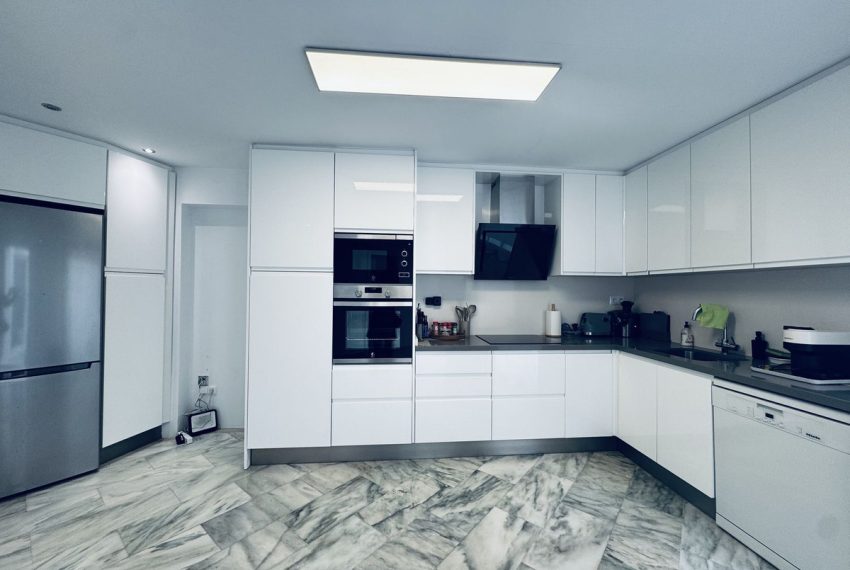 R5264320-Apartment-For-Sale-Marbella-Ground-Floor-Apartment-3-Beds-210-Built-5