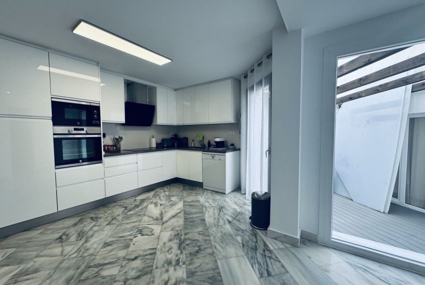 R5264320-Apartment-For-Sale-Marbella-Ground-Floor-Apartment-3-Beds-210-Built-6