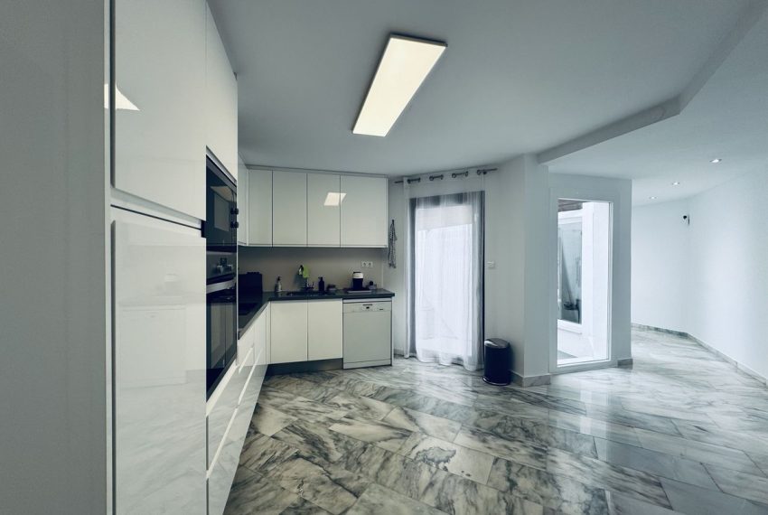 R5264320-Apartment-For-Sale-Marbella-Ground-Floor-Apartment-3-Beds-210-Built-7