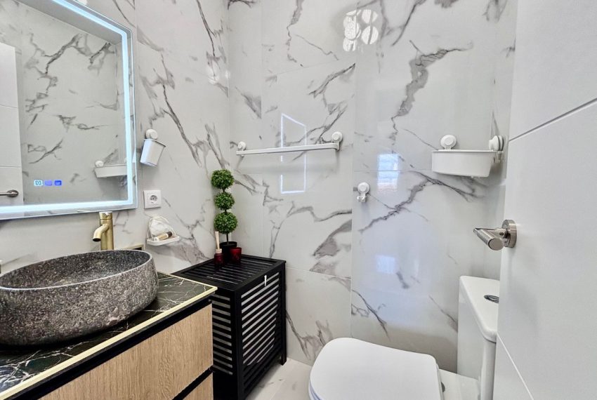 R5264401-Apartment-For-Sale-Marbella-Penthouse-2-Beds-75-Built-5