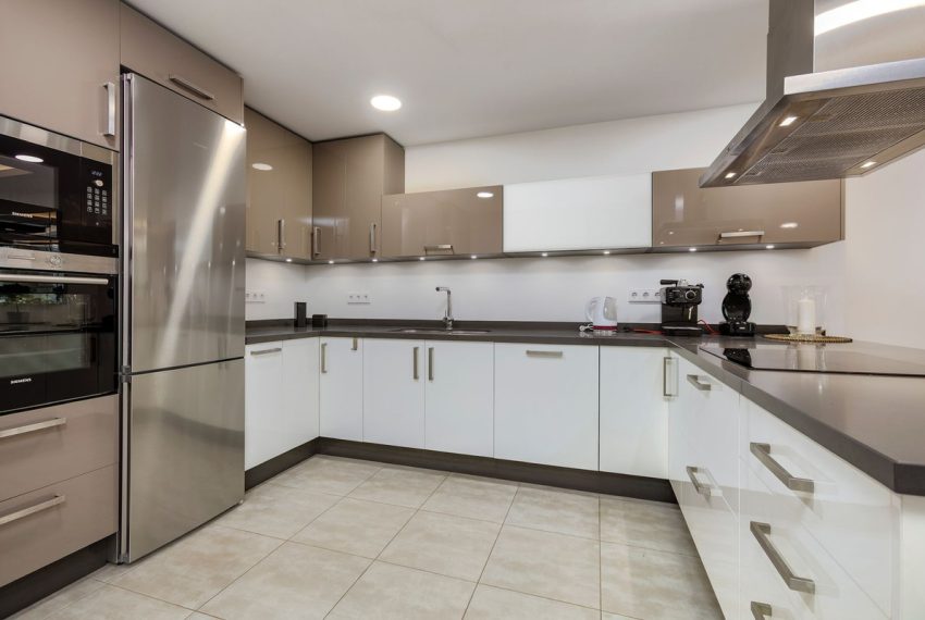 R5264716-Apartment-For-Sale-Nueva-Andalucia-Ground-Floor-Apartment-3-Beds-155-Built-3