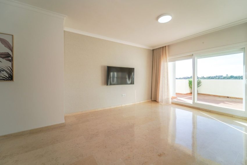 R5264863-Apartment-For-Sale-Elviria-Penthouse-2-Beds-111-Built-2