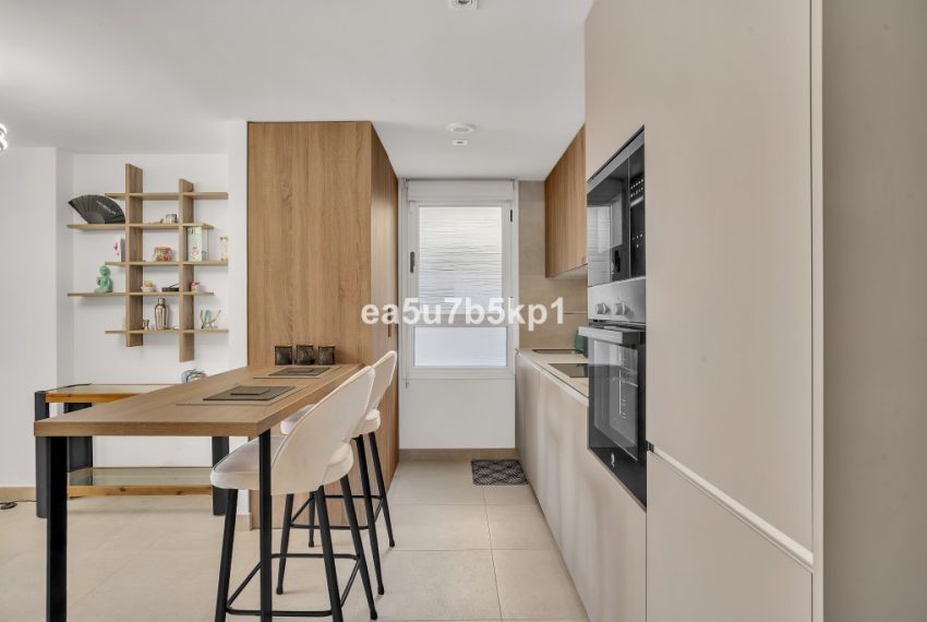 R5265760-Apartment-For-Sale-Estepona-Penthouse-2-Beds-90-Built-2