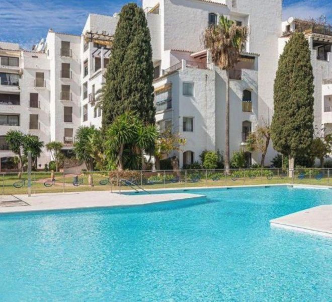 R5266060-Image 1-Middle Floor Apartment - 3 Beds - 145 Built