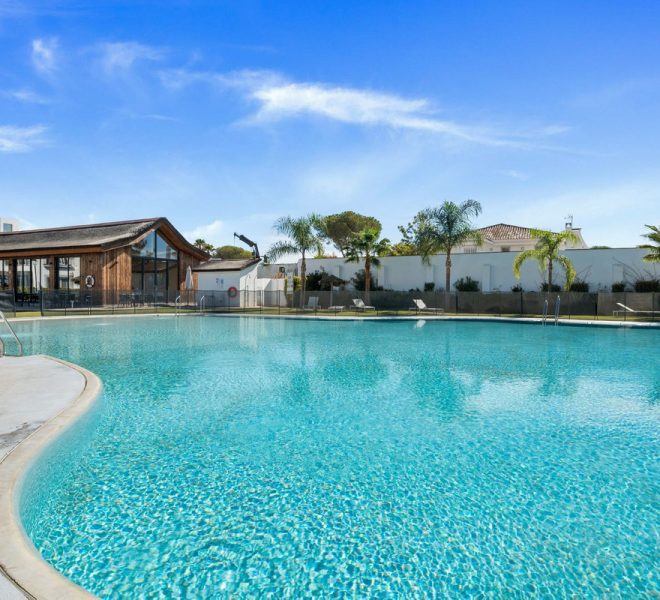 R5271487-Image 1-Ground Floor Apartment - 3 Beds - 112 Built