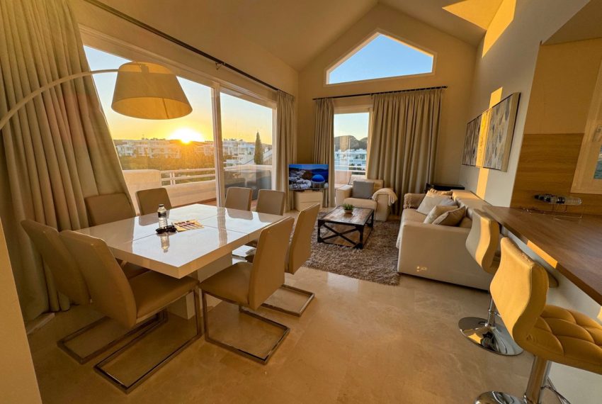 R5274193-Apartment-For-Sale-Estepona-Penthouse-2-Beds-101-Built