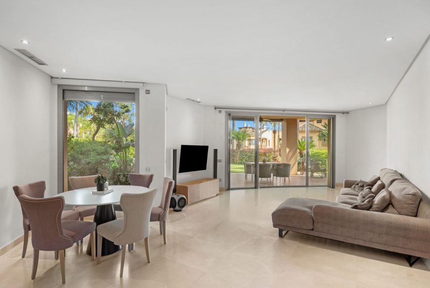 R5274760-Apartment-For-Sale-The-Golden-Mile-Ground-Floor-Apartment-2-Beds-157-Built-3