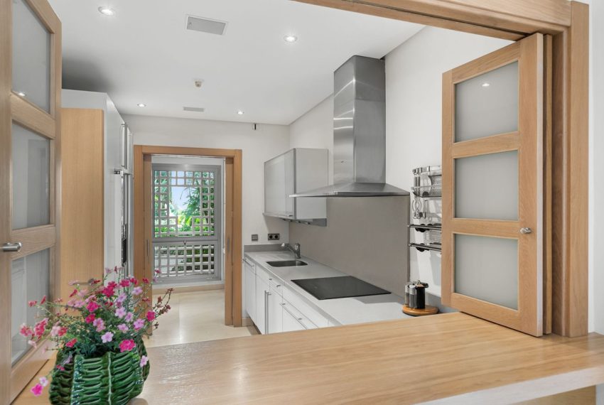 R5274760-Apartment-For-Sale-The-Golden-Mile-Ground-Floor-Apartment-2-Beds-157-Built-6