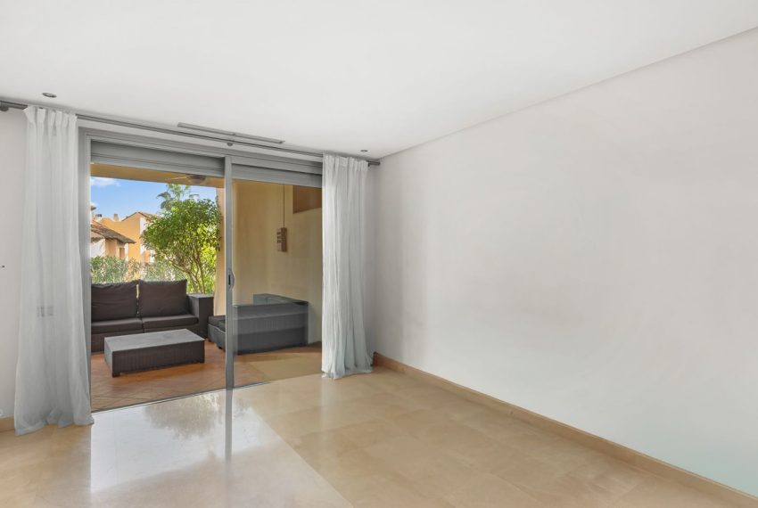 R5274760-Apartment-For-Sale-The-Golden-Mile-Ground-Floor-Apartment-2-Beds-157-Built-8