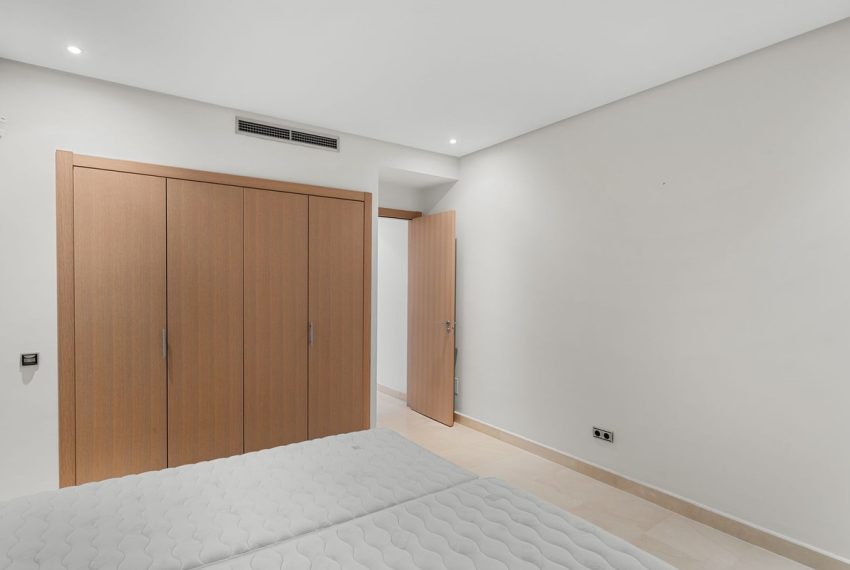 R5274760-Apartment-For-Sale-The-Golden-Mile-Ground-Floor-Apartment-2-Beds-157-Built-9