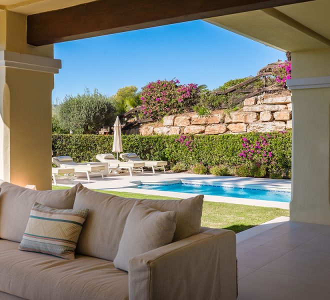 R5283883-Image 1-Ground Floor Apartment - 4 Beds - 250 Built