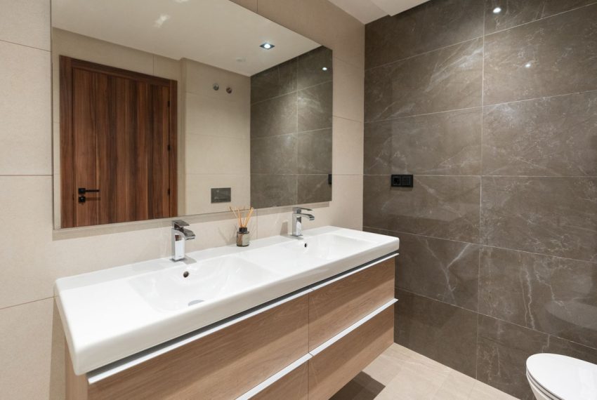 R5285851-Apartment-For-Sale-Nueva-Andalucia-Ground-Floor-Apartment-2-Beds-137-Built-15