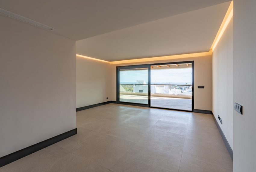 R5285851-Apartment-For-Sale-Nueva-Andalucia-Ground-Floor-Apartment-2-Beds-137-Built-2