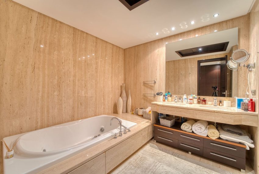 R5286403-Apartment-For-Sale-Nueva-Andalucia-Ground-Floor-Apartment-2-Beds-211-Built-10