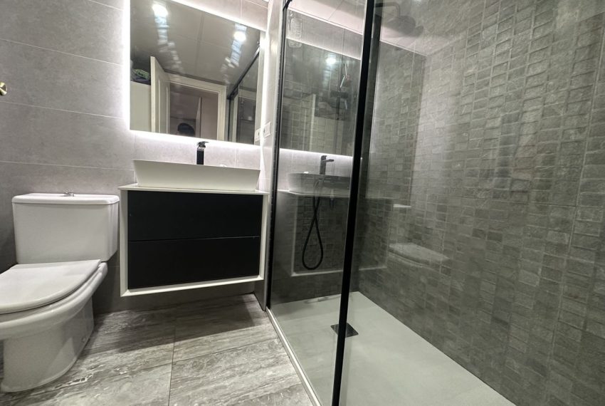 R5286520-Apartment-For-Sale-The-Golden-Mile-Middle-Floor-Apartment-1-Beds-60-Built-11