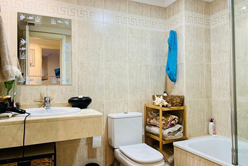 R5287945-Apartment-For-Sale-The-Golden-Mile-Ground-Floor-Apartment-2-Beds-89-Built-11