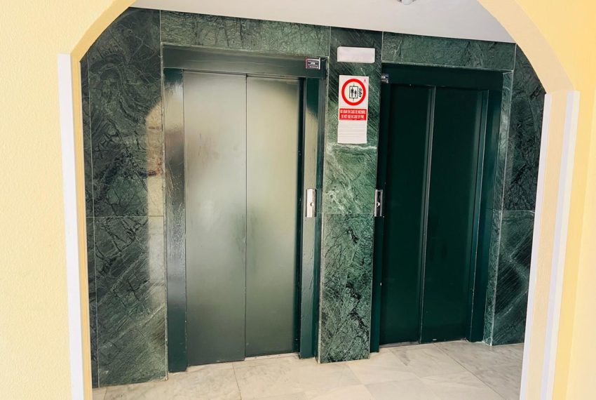 R5287945-Apartment-For-Sale-The-Golden-Mile-Ground-Floor-Apartment-2-Beds-89-Built-19