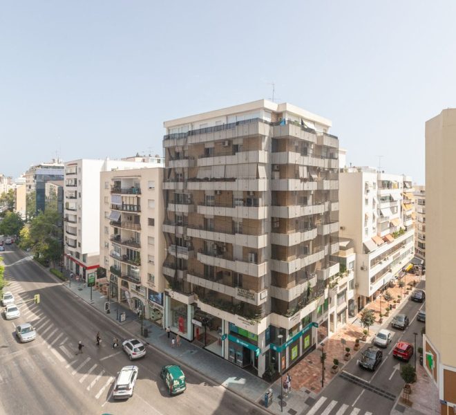 R5287987-Image 1-Middle Floor Apartment - 4 Beds - 158 Built