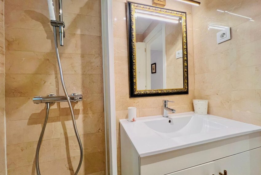 R5288011-Apartment-For-Sale-The-Golden-Mile-Middle-Floor-Apartment-2-Beds-95-Built-13