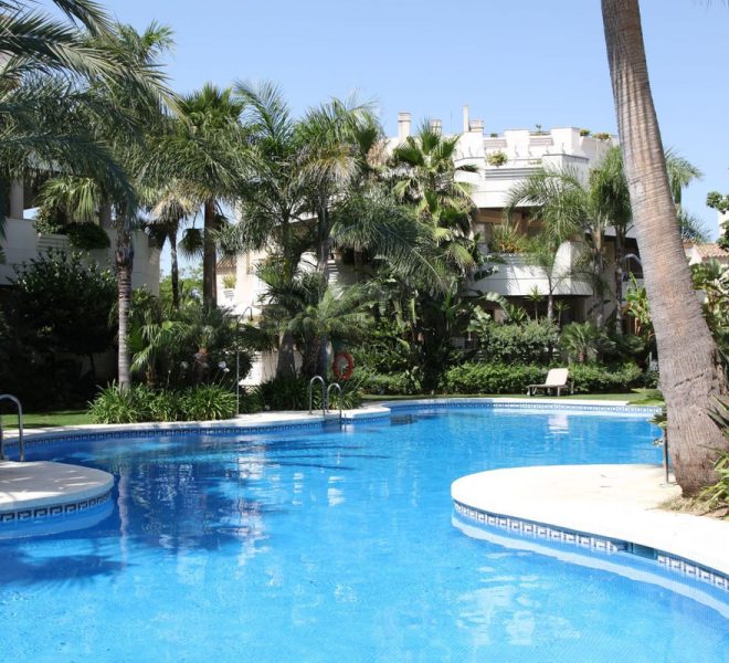 R5288023-Image 1-Middle Floor Apartment - 3 Beds - 145 Built