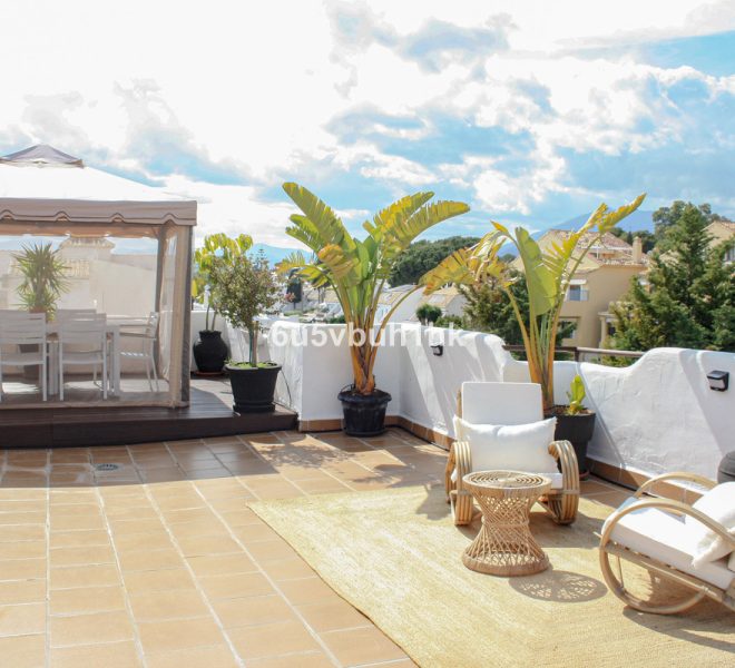 R5291626-Image 1-Ground Floor Apartment - 4 Beds - 248 Built