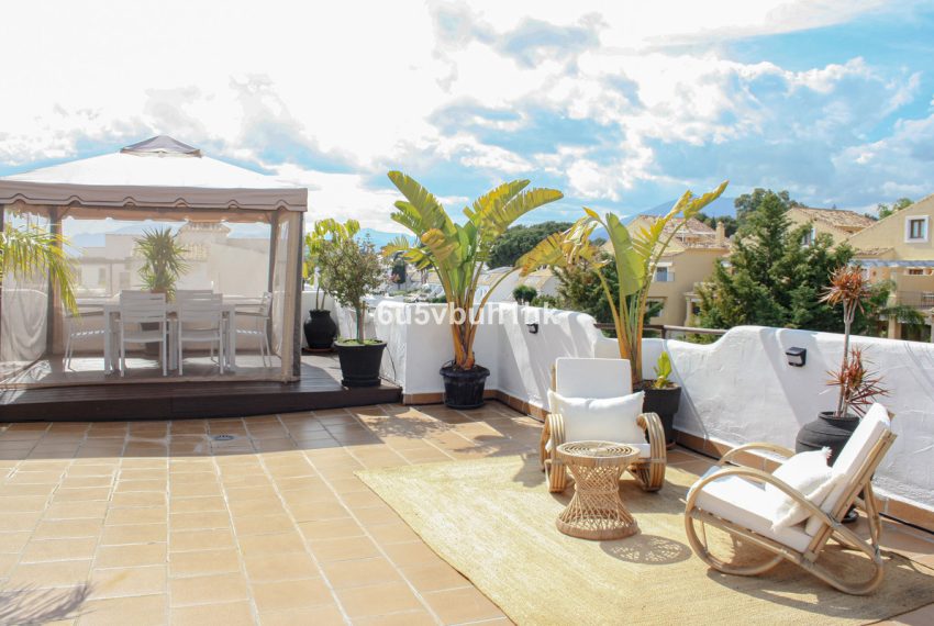 R5291626-Apartment-For-Sale-Marbella-Ground-Floor-Apartment-4-Beds-248-Built