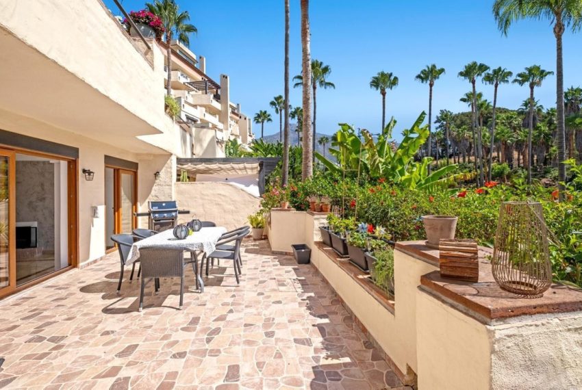 R5291836-Apartment-For-Sale-The-Golden-Mile-Ground-Floor-Apartment-3-Beds-254-Built-17