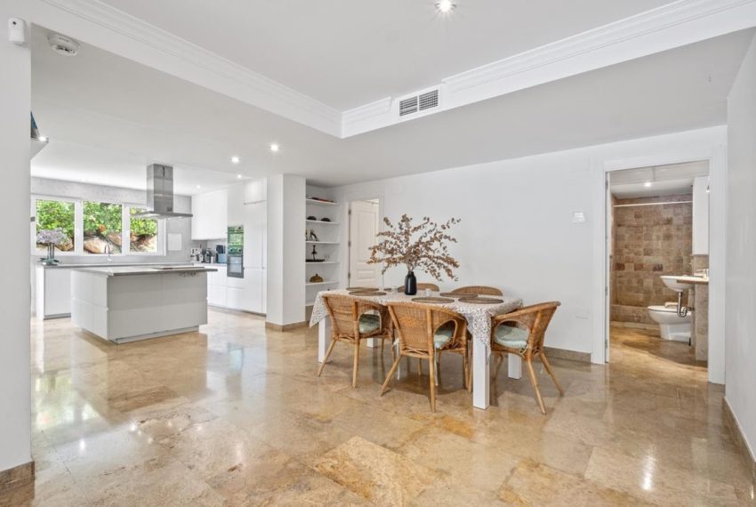 R5291836-Apartment-For-Sale-The-Golden-Mile-Ground-Floor-Apartment-3-Beds-254-Built-6